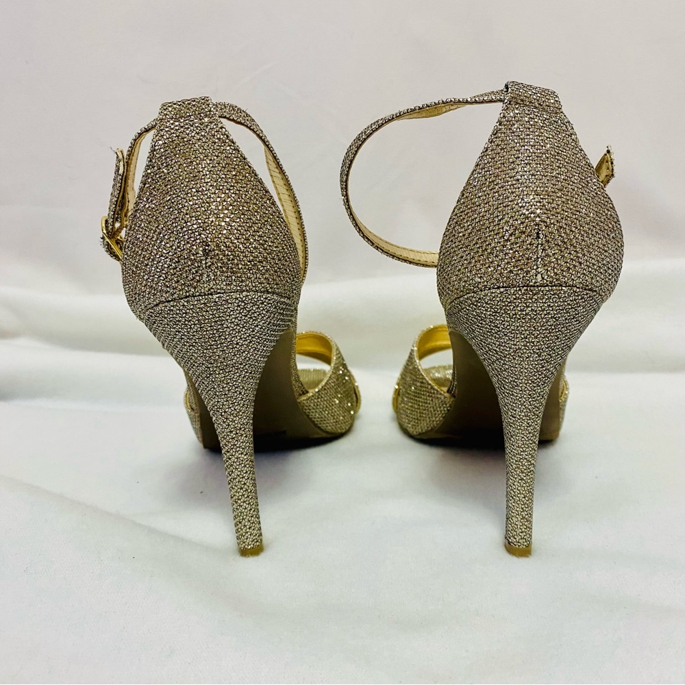 Macy’s Material Girl Gold Glitter Ankle Strap Open Toe 4 In. Stiletto Heels 8.5 - Picture 4 of 14